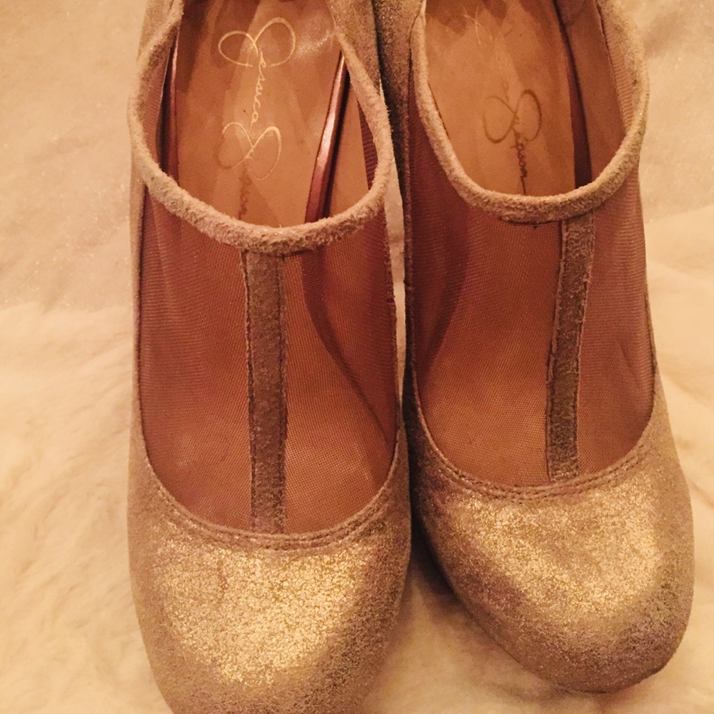 Pumps - Picture 2 of 2